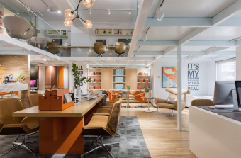 辦公室裝修中的“燈光”藝術(shù)：用光影打造舒適