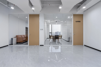 辦公室裝修中的“燈光設(shè)計”技巧：用光影打造